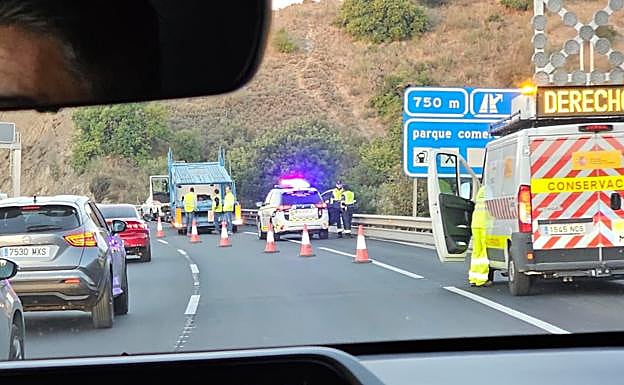 Bild des liegengebliebenen Lastwagens vom Dienstag.