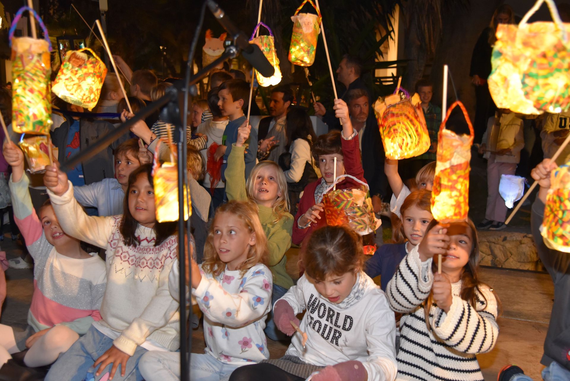 Imagen principal - Martinsumzug in Marbella