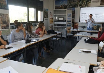 Unterricht in der 'Escuela Oficial de Idiomas' in Palencia im Oktober 2025.