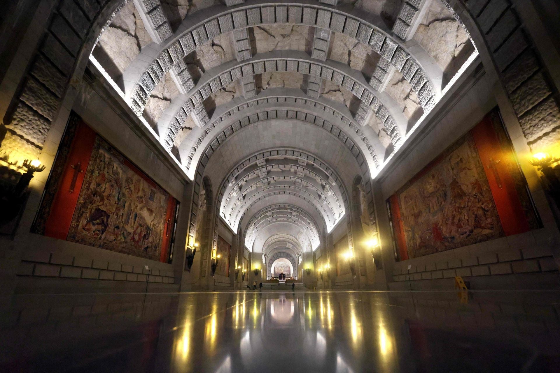 Basilica de la Santa Cruz im Valle de Cuelgamuros (früher Valle de los Caídos.