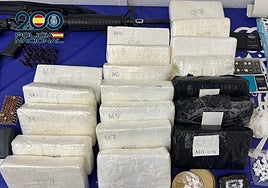 Neun Festnahmen, darunter ein Ortspolizist, wegen Drogenschmuggels in Torremolinos und Benalmádena