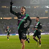 Adrián Niño rettete mit seinem ersten Treffer einen Punkt in Valladolid.