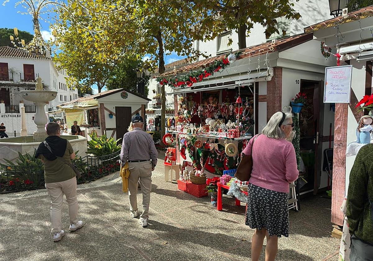 Weihnachtsmarkt von Mijas Pueblo auf der Plaza de la Constitución eröffnet