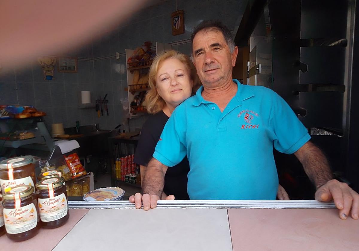 Richie und seine Ehefrau sind in Torrox Costa eine Institution.