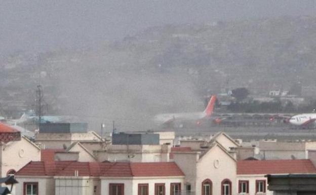Spanish military 'safe' after deadly explosions at Kabul airport