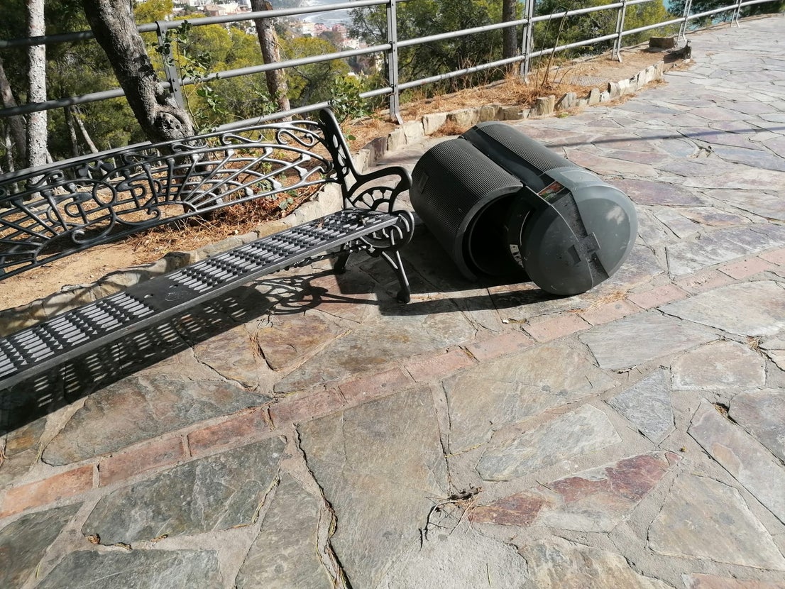 Two people were injured in Malaga province and a beach bar in Fuengirola was flattened. 