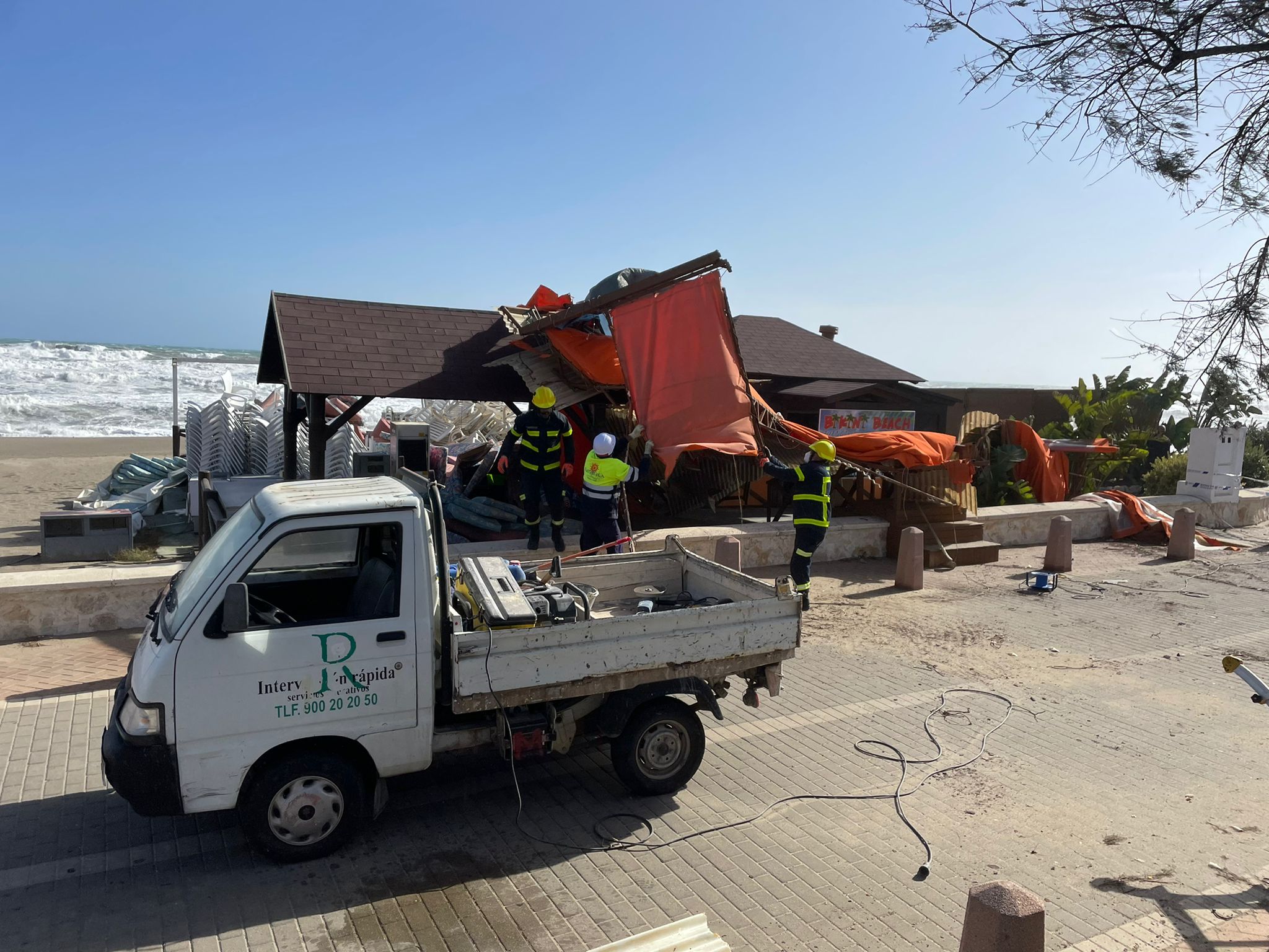 Two people were injured in Malaga province and a beach bar in Fuengirola was flattened. 