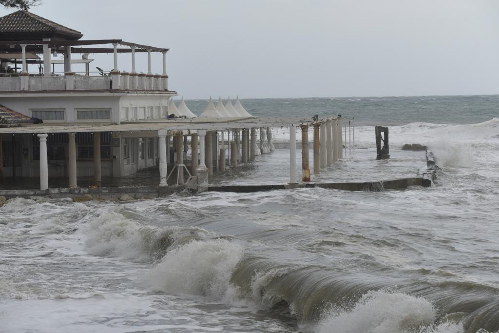Two people were injured in Malaga province and a beach bar in Fuengirola was flattened. 