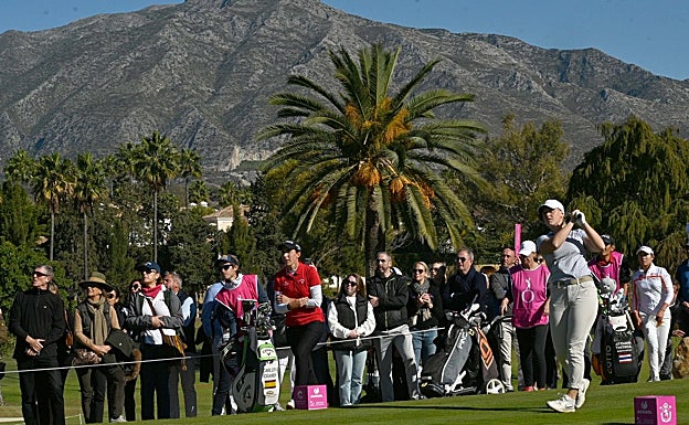 Imagen principal - Carlota Ciganda becomes the second Spaniard to win the Andalucía Costa del Sol Open