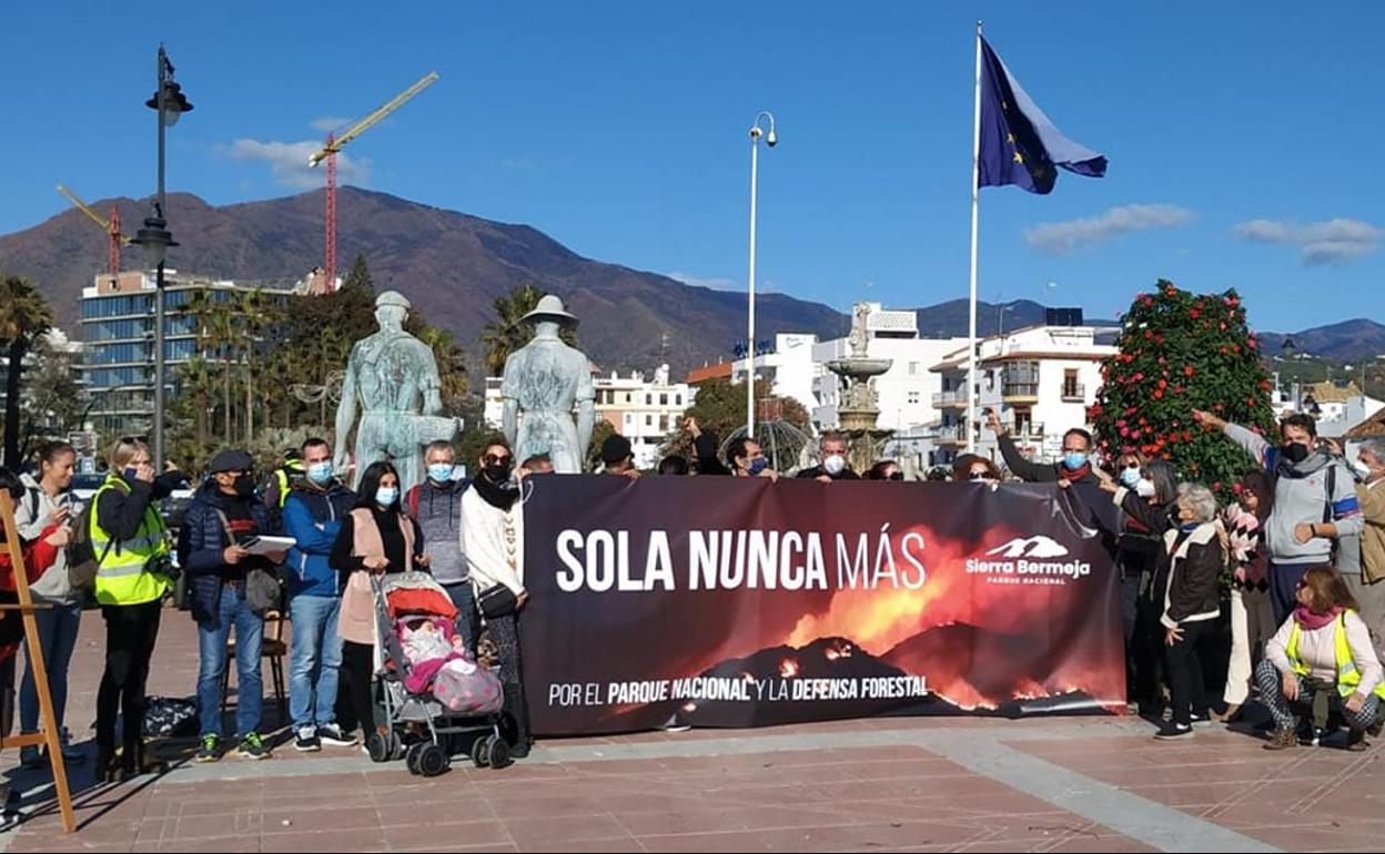 Some 500 people joined the march in Estepona to call for the protection of the Sierra Bermeja. 