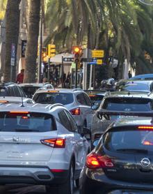 Imagen secundaria 2 - Christmas crowds gridlock Malaga city centre 