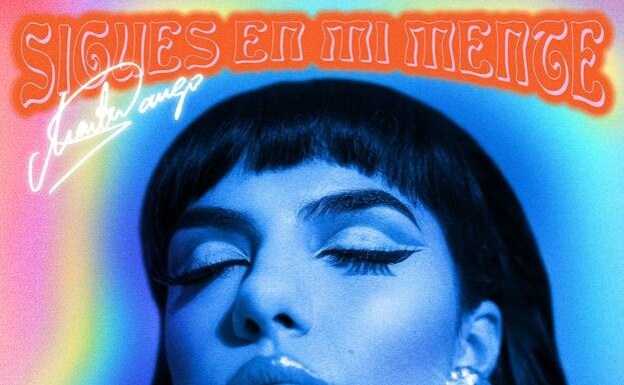 The cover of the single 'Sigues en mi Mente' 