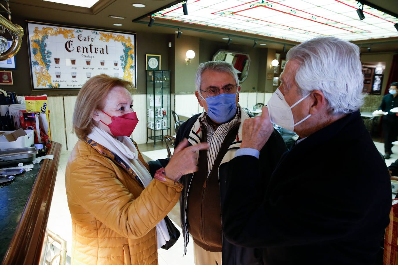 The emblematic establishment lowers its shutters for the last time after a century of trade in the city centre.