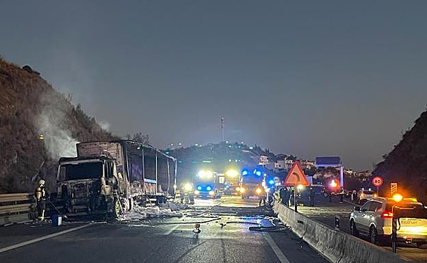 A lorry carrying potassium nitrate caught fire 