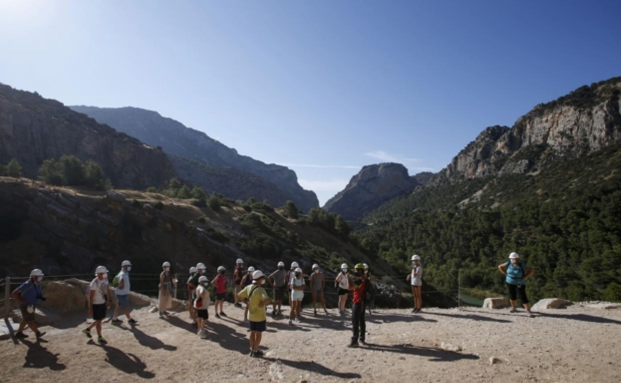 Visitors enjoy a guided tour of the Gaitanes Gorge and the Caminito del Rey. 