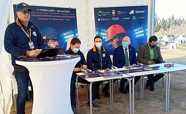 Jay Wild, Roger Feiner, Daniel Weston, Jorge Gallardo and José María Arrabal. 