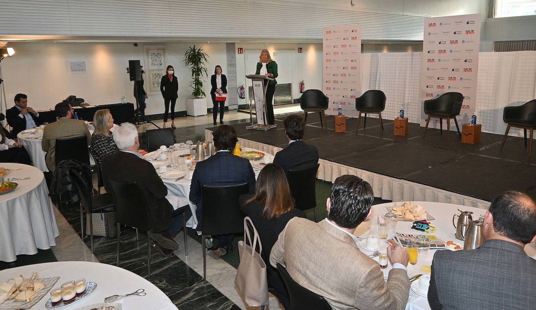 Representatives of Marbella town hall, Prime Invest, Triay Lawyers, and Iago Milet architecture studio at the event organised by SUR in English.