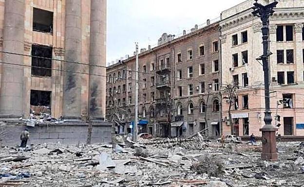 Image of the destruction in Kharkiv after a bombing.