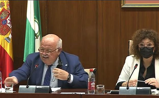 The Junta’s Health minister self-isolates after testing positive for Covid