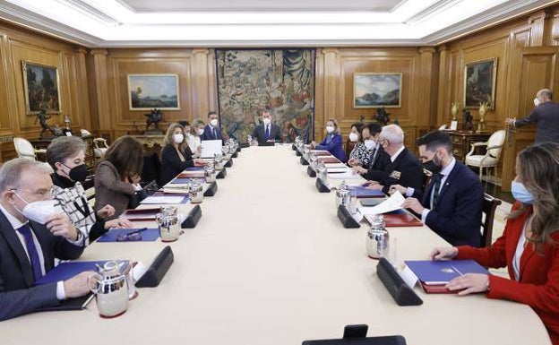 Spain's King Felipe at a meeting with the National Security Council 