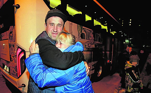 The first refugees arrive in Malaga.