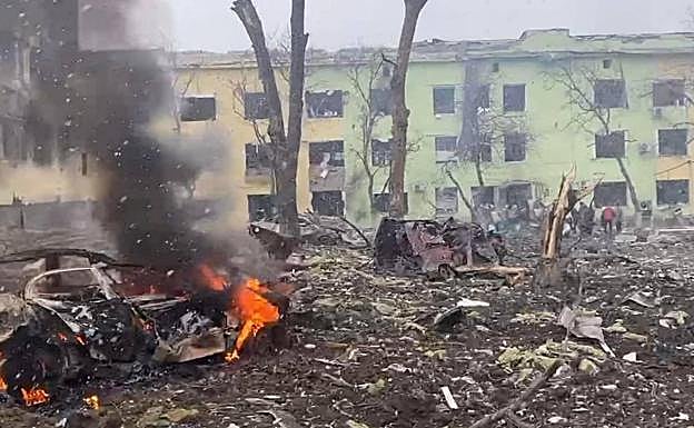 The maternity hospital in Ukraine, bombed by Russia. 