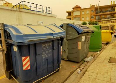 Imagen secundaria 1 - Torre del Mar, this Tuesday morning. 