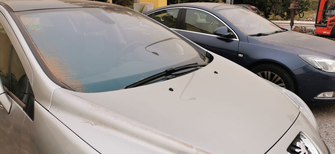 The rain brought with it Saharan dust, in suspension
