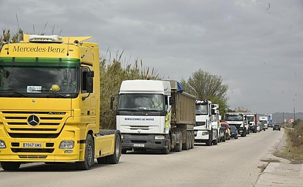 Lorries supporting the strike. 