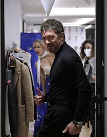 Imagen secundaria 2 - Behind the scenes with Banderas