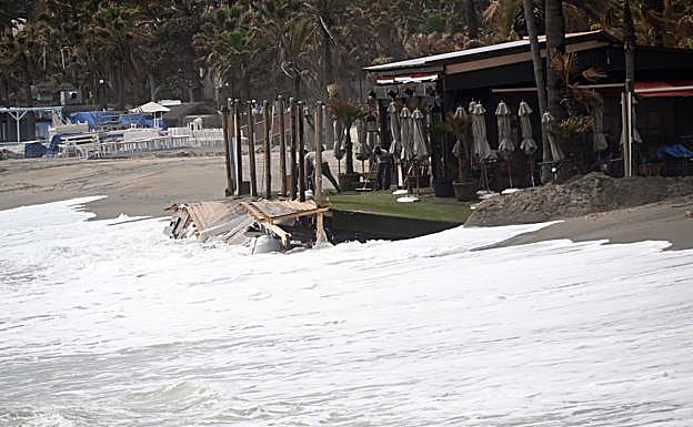 Trocadero restaurant on Nagüeles beach, affected by the storm.