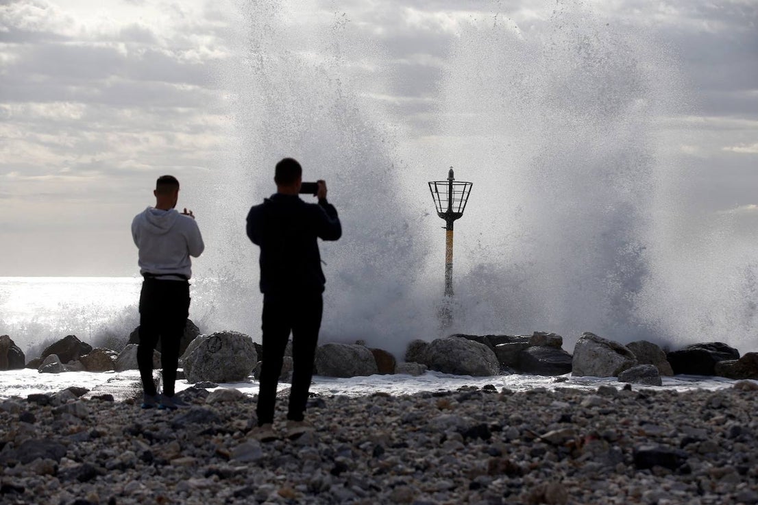 The strong waves have aggravated the loss of sand on the beaches of the province