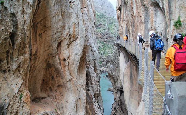 Imagen principal - Summer tickets for the Caminito del Rey tourist attraction go on sale this week