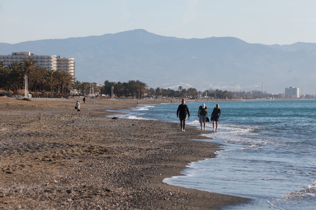 Working against the clock on the Huelin and La Malagueta beaches in Malaga city, and also on the beaches of Torremolinos