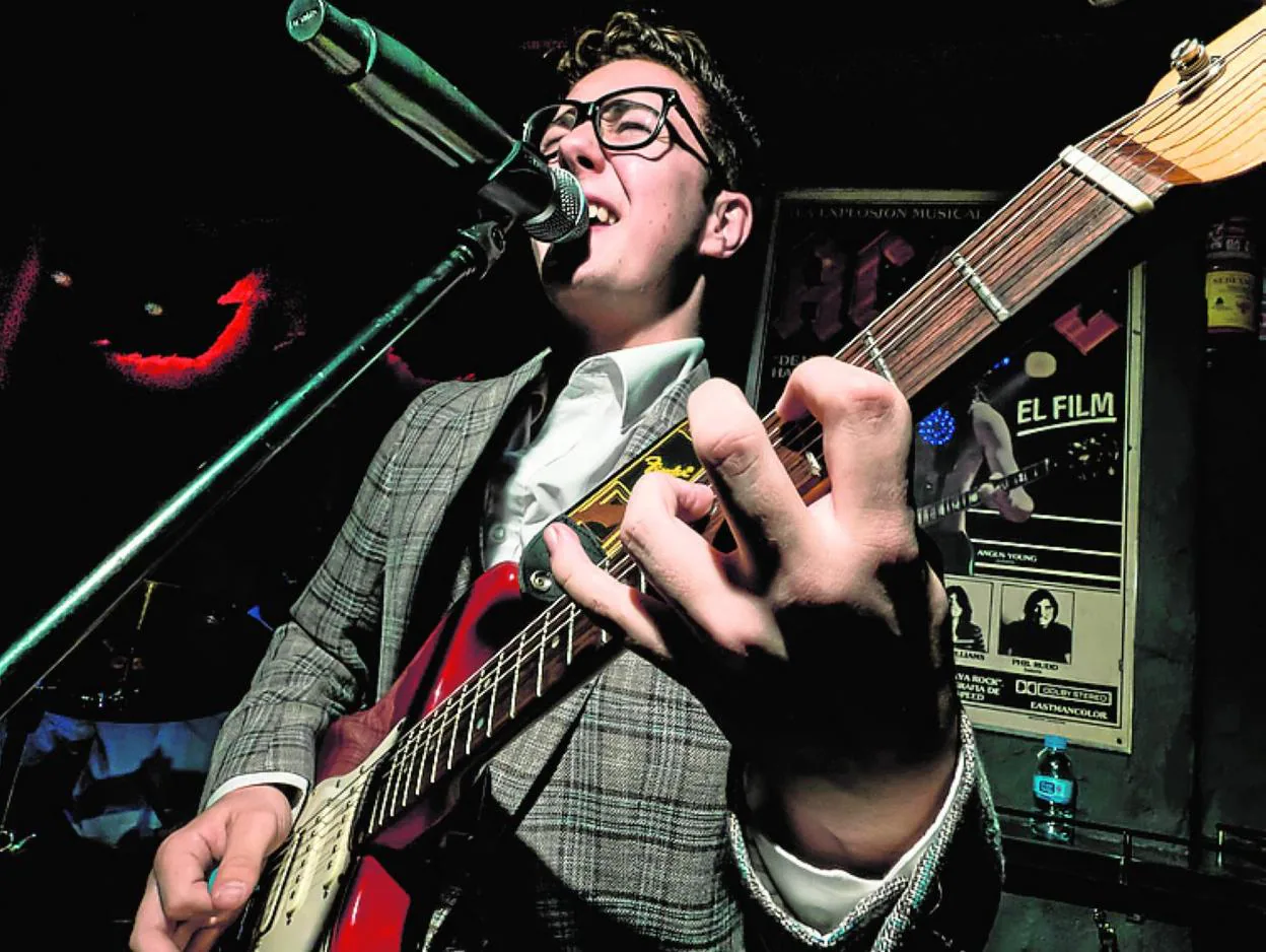 Bobby Bergquist performing his Buddy Holly tribute show. 