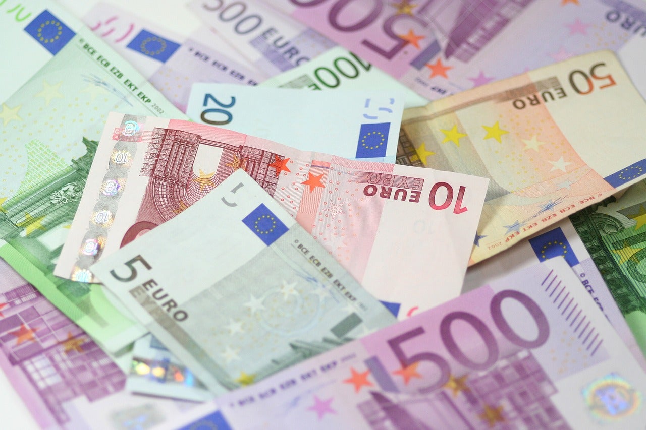 Which are the richest and poorest towns in Spain?