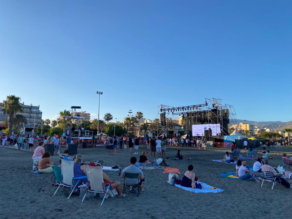 From Manilva to Maro, groups of families and friends celebrated the shortest night of the year around the bonfire.