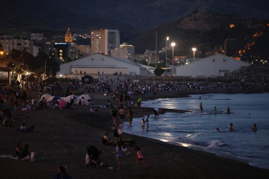 From Manilva to Maro, groups of families and friends celebrated the shortest night of the year around the bonfire.