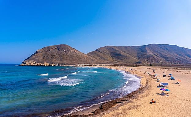 Imagen principal - How to get the best snaps of Andalucía's amazing beaches