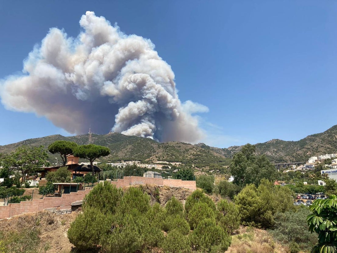 The column of smoke can be seen from practically the entire western Costa del Sol, and even from Malaga city 