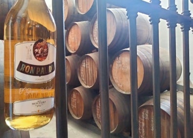 Imagen secundaria 1 - The 'ingredients' of Jamaican atmosphere in Nerja: Volk's Bar's rooftop, Ron Montero, Rum Punch. 