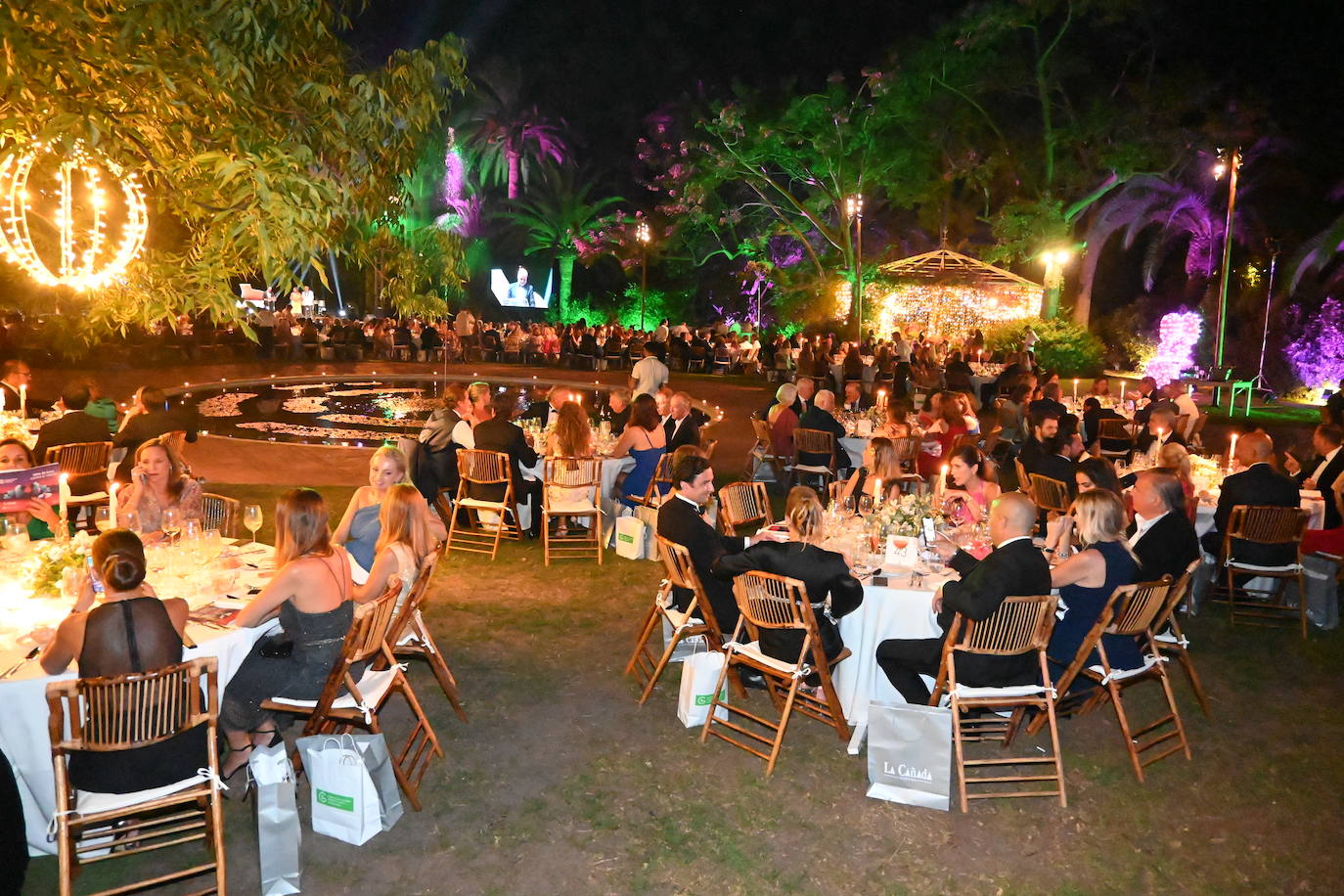 The gala dinner of the Asociación Española Contra el Cáncer de Marbella has returned in style, bringing together more than 500 people at Finca de La Concepción to support the work of this group that cares for patients suffering from this disease and their families