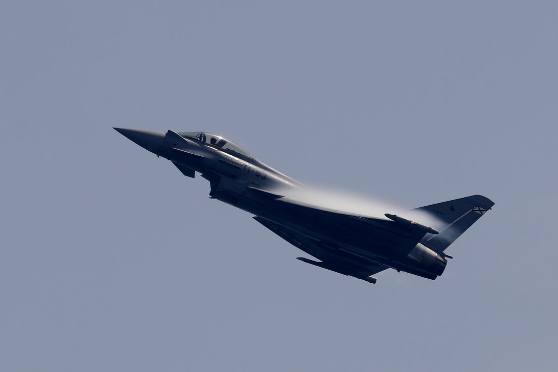 From the early hours of Sunday morning the Torre del Mar beach, on the the Costa del Sol, was full of people waiting to see what is already recognised as one of the best air festivals in Europe. 