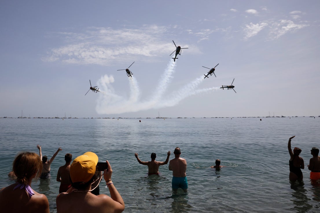 From the early hours of Sunday morning the Torre del Mar beach, on the the Costa del Sol, was full of people waiting to see what is already recognised as one of the best air festivals in Europe. 