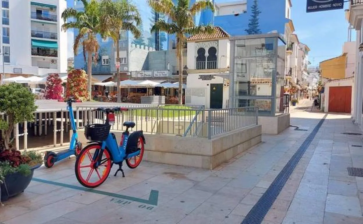 A Dott scooter and e-bike 