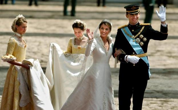 Imagen principal - Queen Letizia of Spain celebrates her 50th birthday today, 15 September