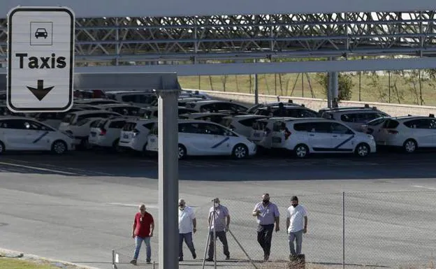 Costa del Sol taxi drivers to strike for several hours, including at Malaga Airport this Thursday 