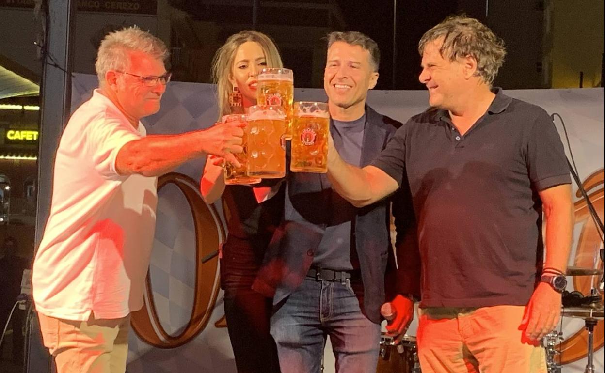Event organiser José Manuel Macías, Commerce and Development councillor Sandra Extremera, Mayor of Torrox Óscar Medina; German consul Arnulf Braun.
