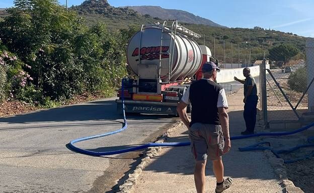Tankers have been bringing water in to Periana for around five weeks 