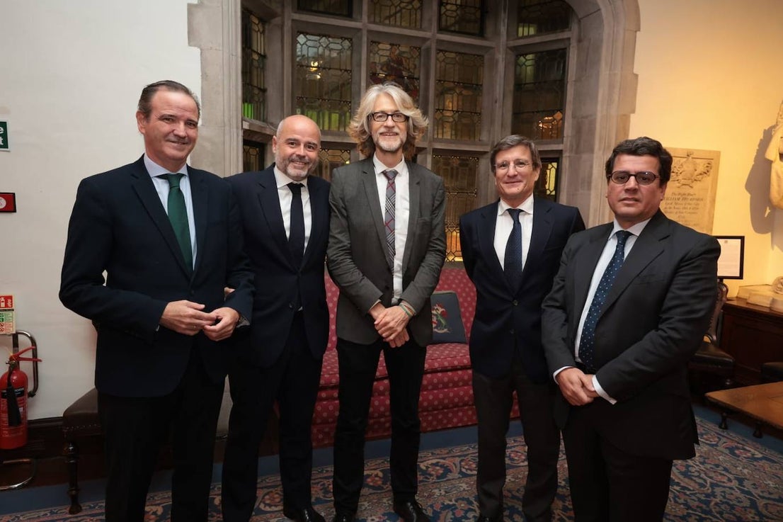 Authorities and travel professionals in London for the WTM got together at the annual SUR dinner last night